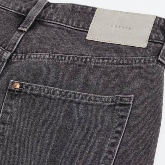 EUC H&M Loose Fit Mom Ultra High Jeans - Picture 3 of 9